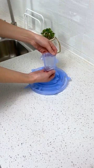 老婆買的這個保鮮蓋不錯,食品硅膠材質,干凈衛生無異味